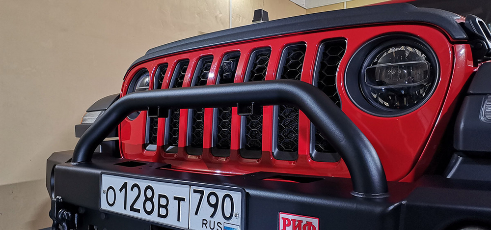 Бампер силовой передний Jeep Wrangler JL 2018+ под доп. фары, с центральной защитной дугой