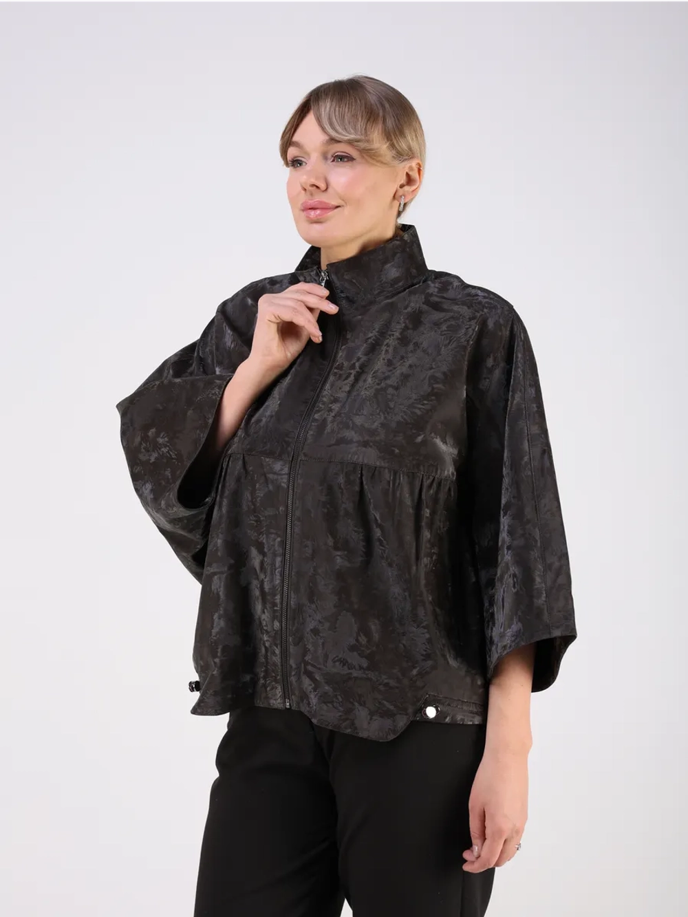 Кожаная куртка демисезонная замшевая с принтом