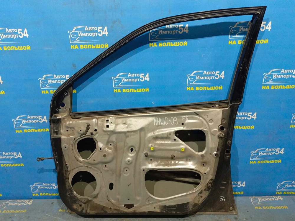 Дверь передняя правая TOYOTA PRIUS 1999