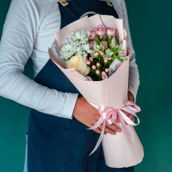 Сборный мини букет в нежных тонах