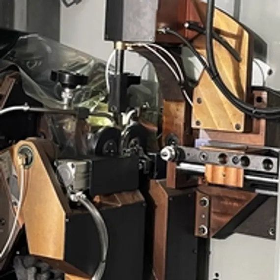 Автоматический заточный станок для пильных дисков с ЧПУ GD-100D