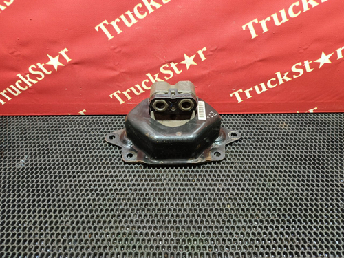 Подушка двигателя задняя