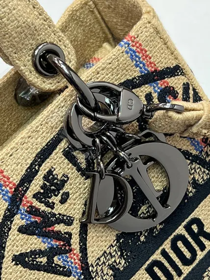 Сумка женская Dior Lady D-lite, модель среднего формата бежевый