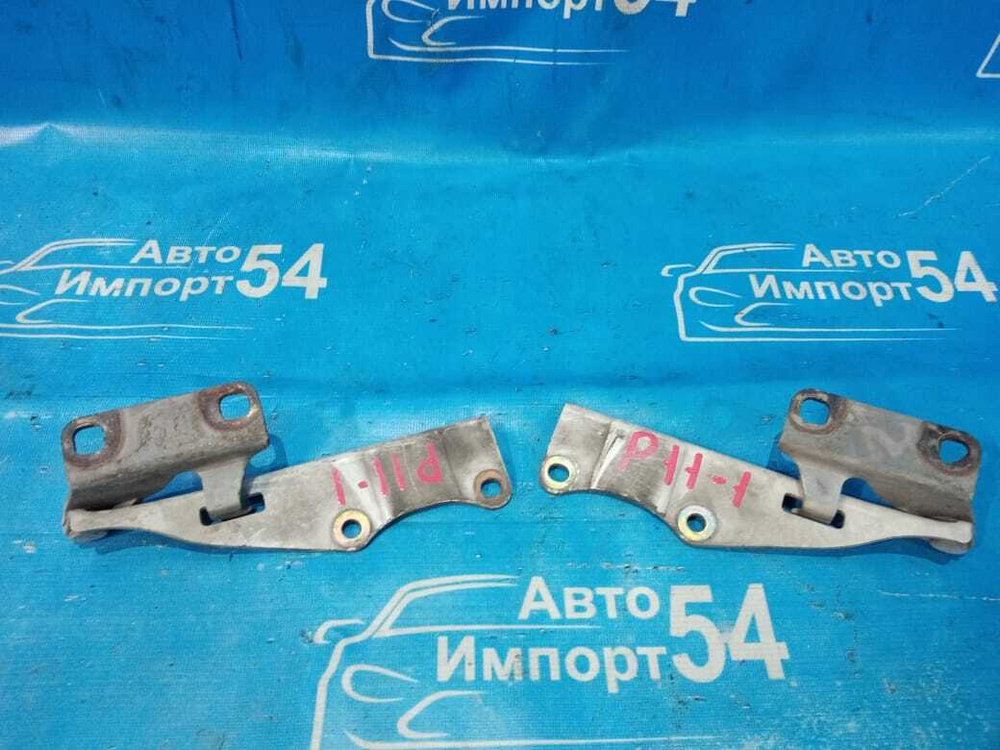 Петля капота левая NISSAN PRIMERA 2000