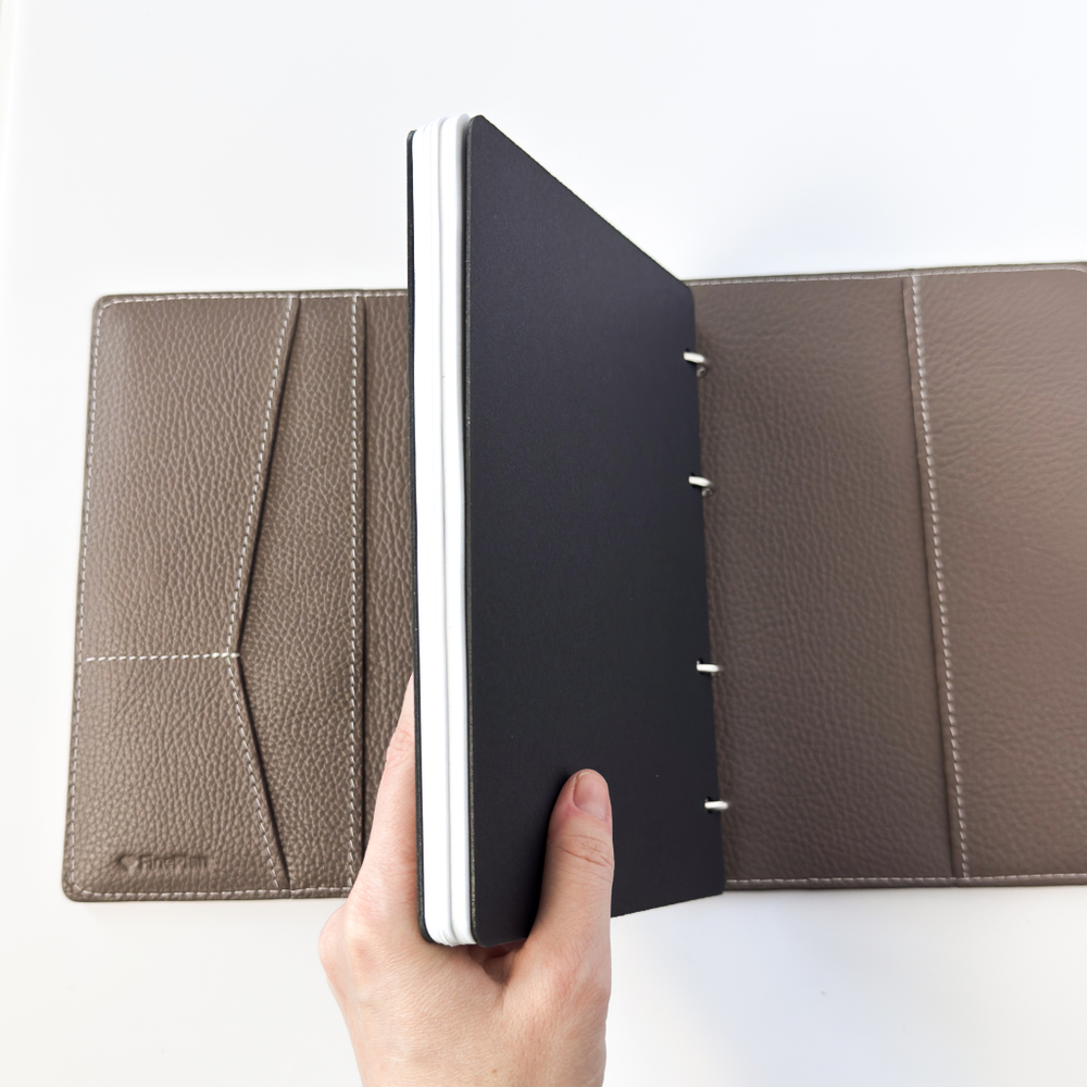 2 черных форзаца из плотного переплетного картона (4/2 кольца)