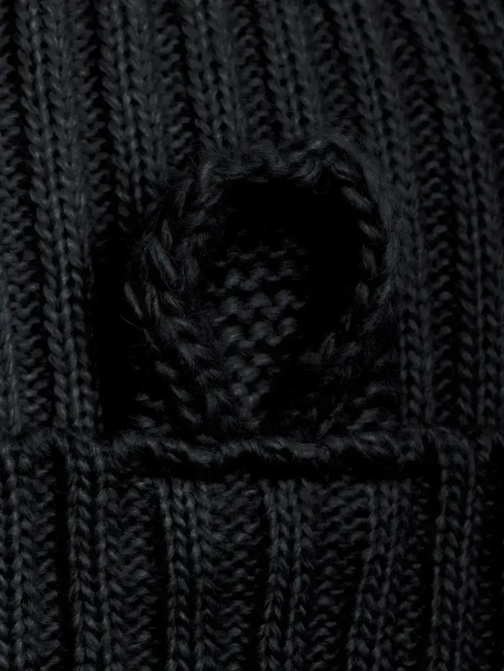 Шапка зимняя с помпоном и ушками для девочки