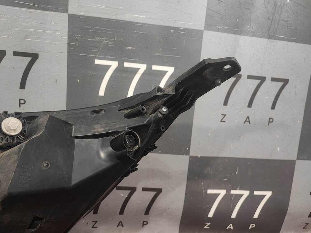 Фара правая LED Honda CR-V 5 (RW) 16-нв Б/У Оригинал 33100TLAD01