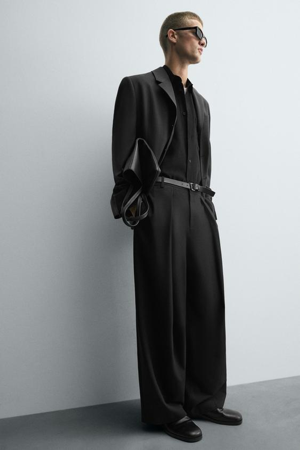 ZARA БРЮКИ WIDE FIT СО СКЛАДКАМИ, ЧЕРНЫЙ