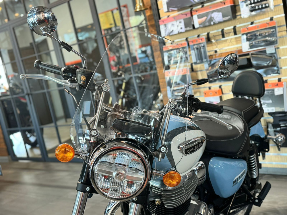 Royal Enfield Meteor 350 Aurora Blue