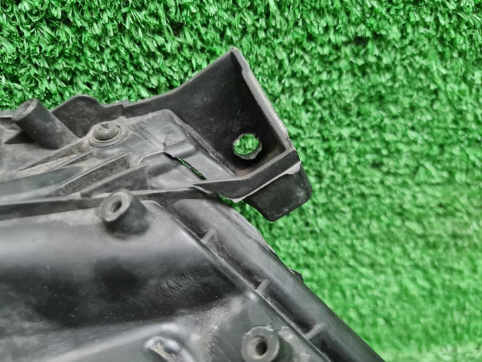 Фара левая Toyota Corolla E160 (2015-2019) галоген