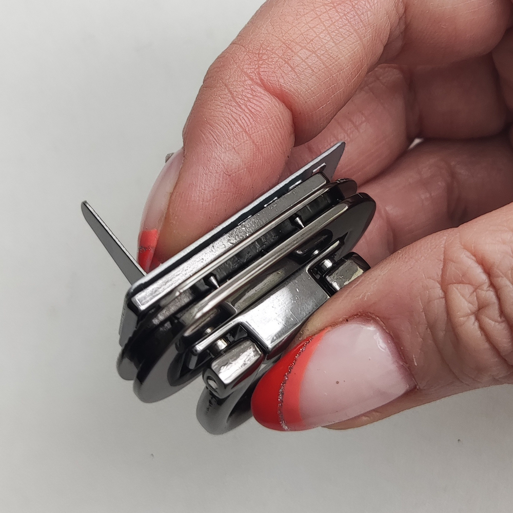 Замок вертушка на винтах Петелька Черный никель