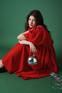 Платье с жабо и рукавами-фонариками из крепа, "Аленький цветочек"