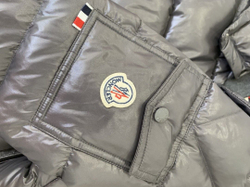Пуховик Moncler