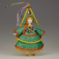 Ёлочная игрушка Девочка в костюме ёлочки