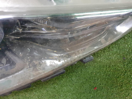 Битая Фара правая Genesis G70 (2017-2021) LED