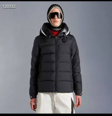 Пуховик Moncler