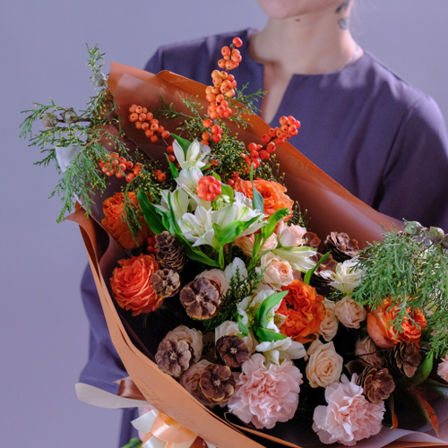 Купить Нежный зимний букет с хвойными #326