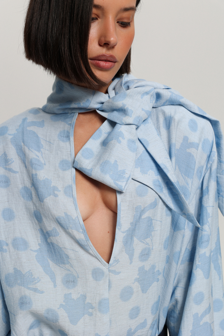 Блуза с подплечниками