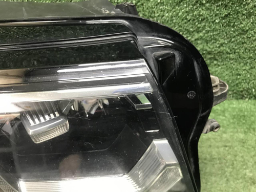 Битая Фара правая VW Teramont (2017-2022) LED