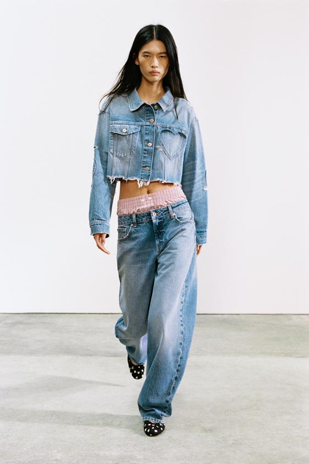 TRF ДЖИНСОВЫЙ ПИДЖАКА С СЕРДЦЕМ -ZARA