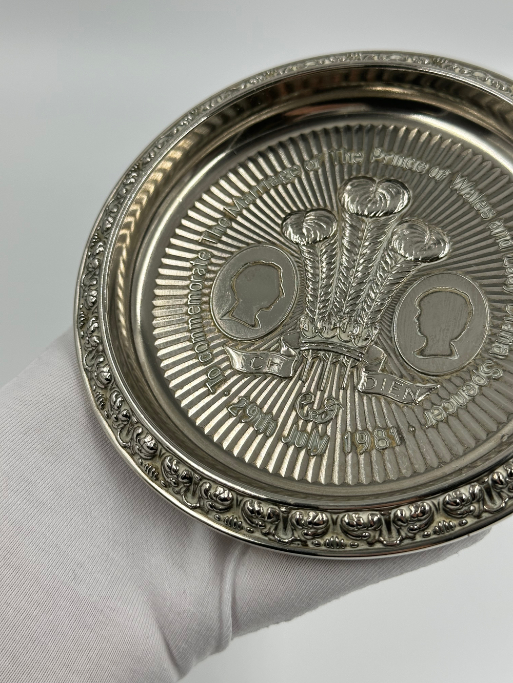 Подставка для бутылки Ianthe