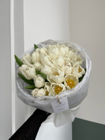 Букет из 25 белых тюльпанов