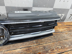 Решетка радиатора Volkswagen Tiguan 2 16-20 Б/У Оригинал 5NA853651BZLL