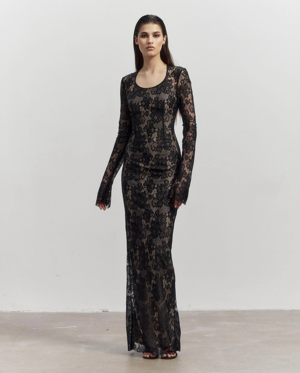 Платье макси из кружева