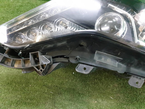 Битая Фара левая Toyota Land Cruiser Prado 150 (2013-2017) LED