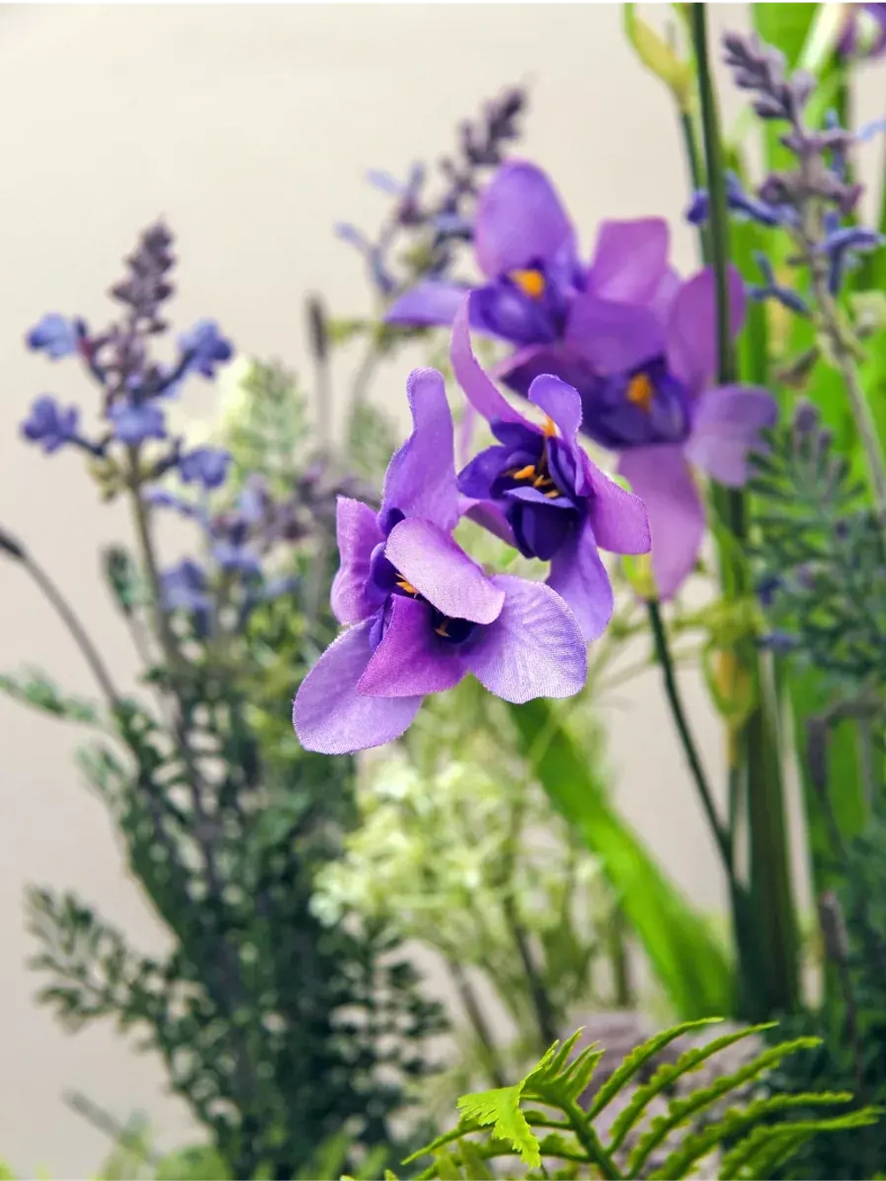 Искусственные цветы для декора в кашпо