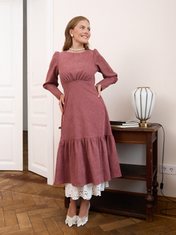 Платье с широкими манжетами