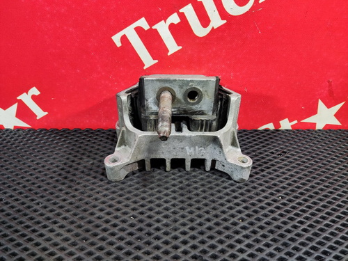 Подушка двигателя задняя