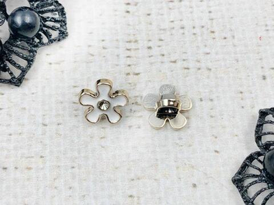 Пуговицы блузочные, d 1,3 см, на ножке