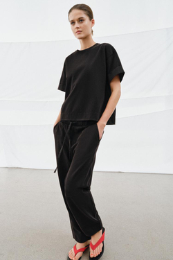 ZARA ФУТБОЛКА ИЗ ПЛОТНОГО ХЛОПКА С КОРОТКИМИ РУКАВАМИ, ЧЕРНЫЙ