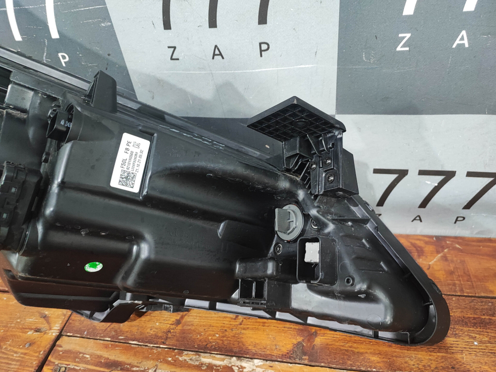 Фара левая галоген Kia Rio 4 (FB) 20-нв Б/У Оригинал 92101H0500