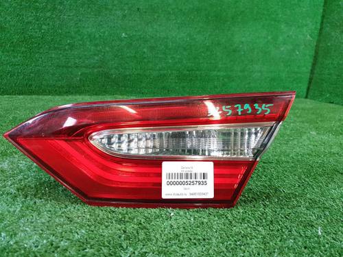 Фонарь правый внут Toyota Camry xv70 17-нв галоген