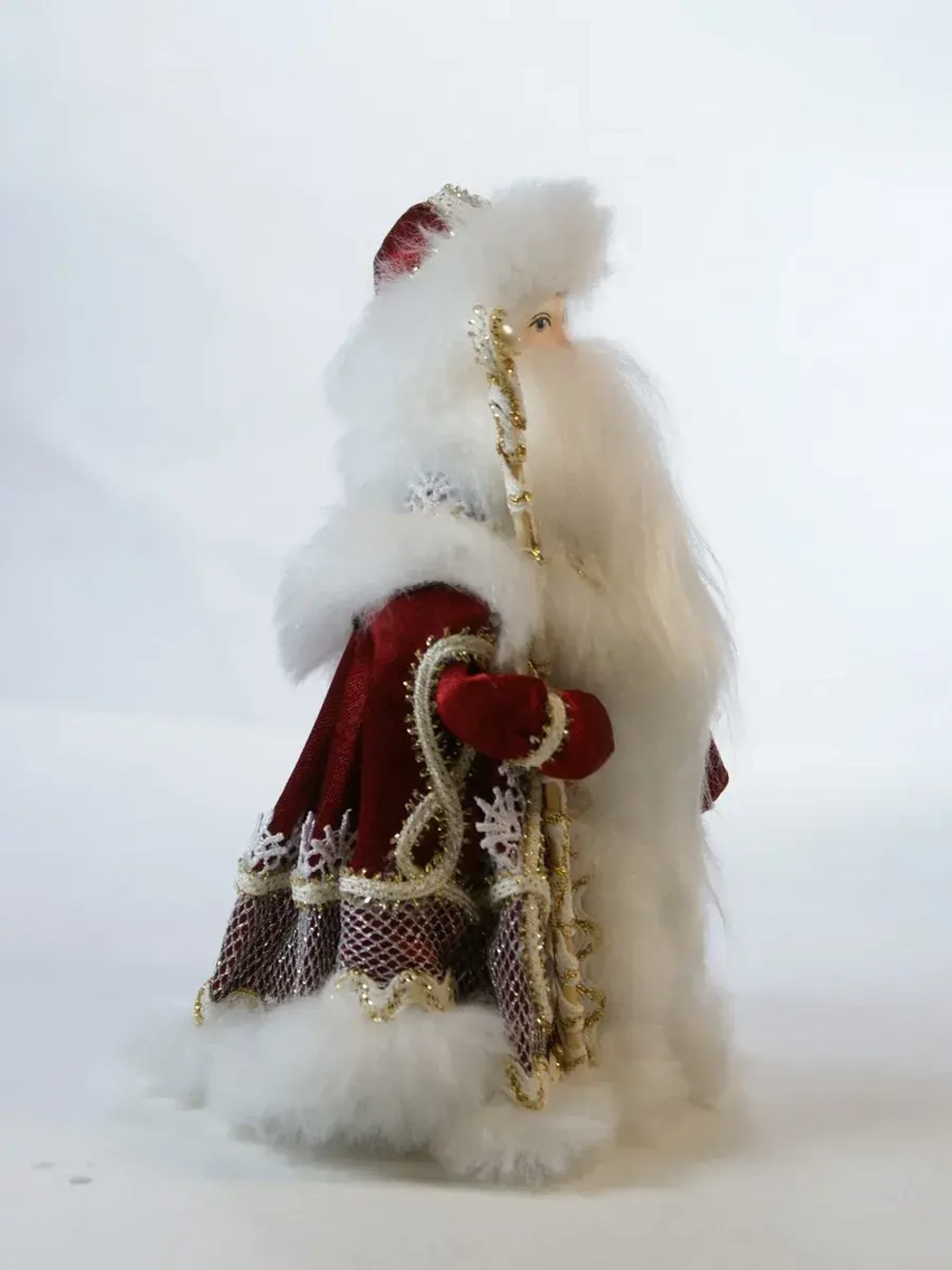 Кукла коллекционная Дед Мороз в кружевной шубе
