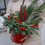 Композиция со свечами и новогодним оленем