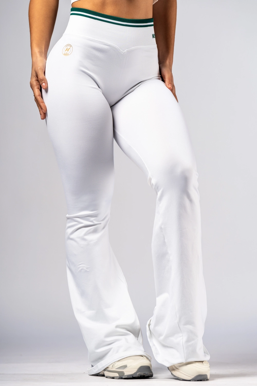 Леггинсы High-Waist Flared Leggings CLUB D’OR 630 WHITE