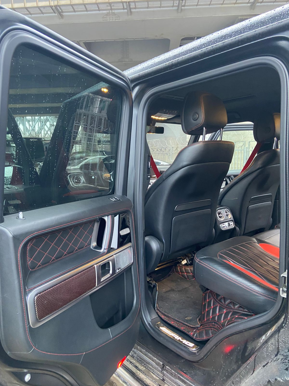 Mercedes-Benz G-CLASS 63 AMG (4 л., 585 л.с.)