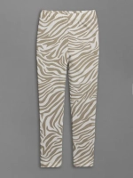 Бежевый костюм для девочки на осень