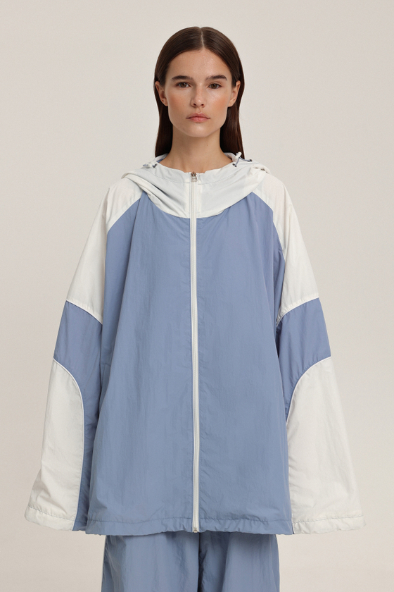 Ветровка с кантами