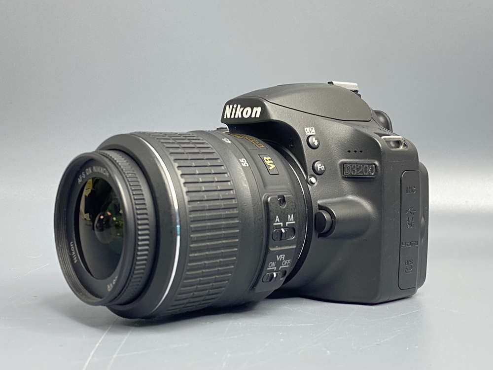Nikon D3200 kit 18-55mm 200 кадров