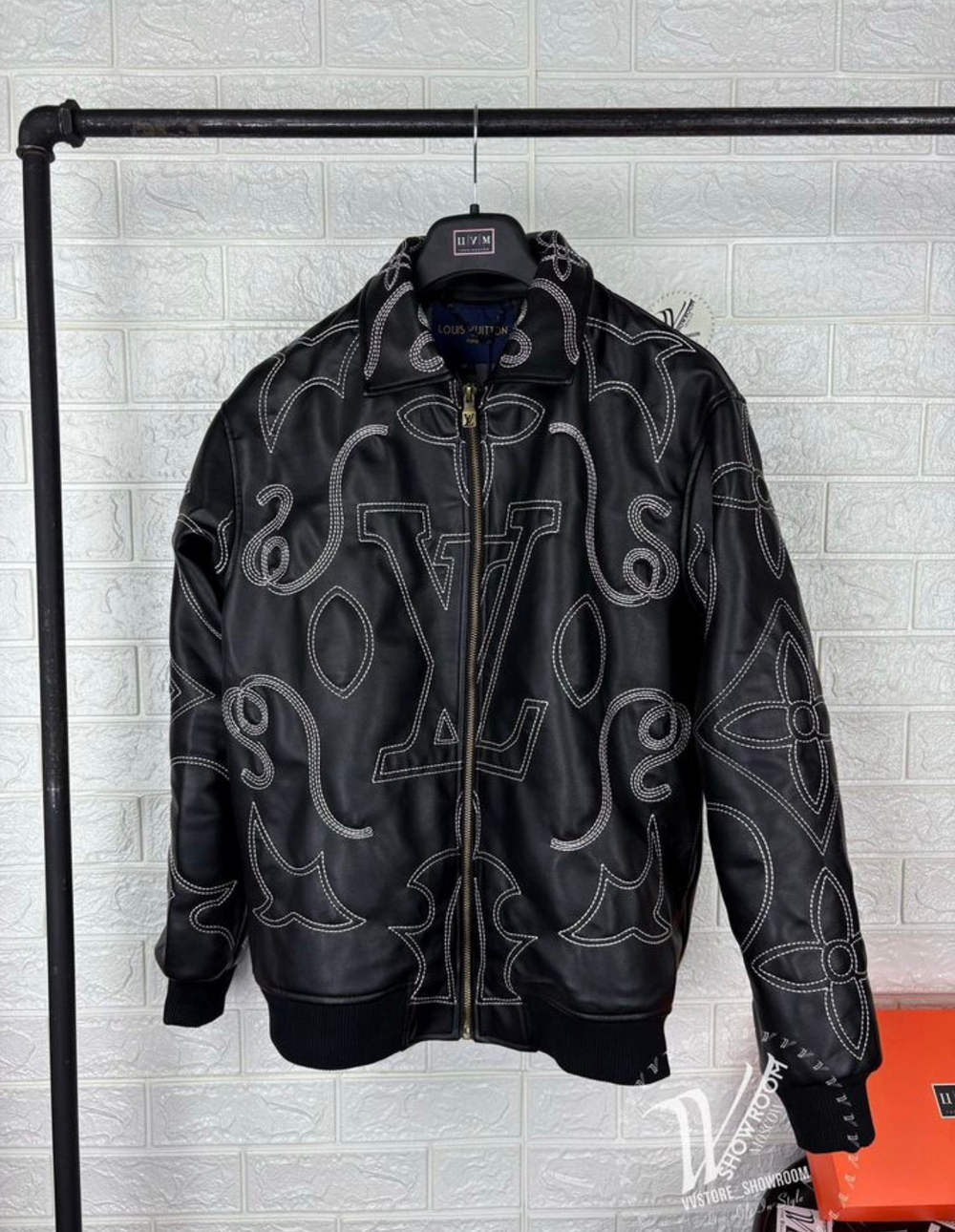 Кожаная куртка Louis Vuitton с вышивками