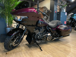 Harley-Davidson CVO Road Glide 121 (Poison Berry) 2025