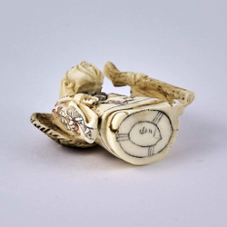 Нэцкэ Дзюродзин с посохом и волшебной шляпой