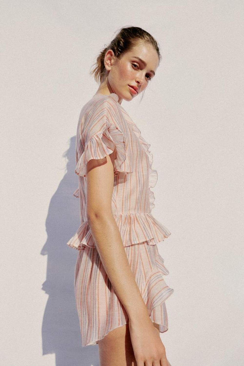 ZARA ШОРТЫ В ПОЛОСКУ С РЮШАМИ, ПОЛОСКИ