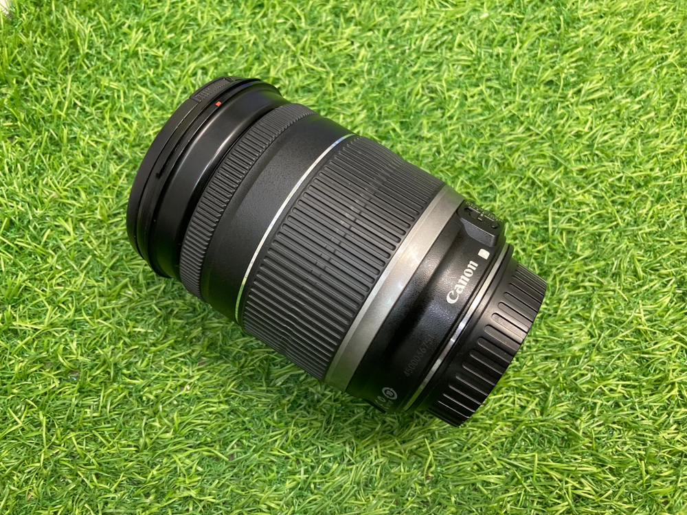Canon EF-S 18-200mm 3.5-5.6 IS