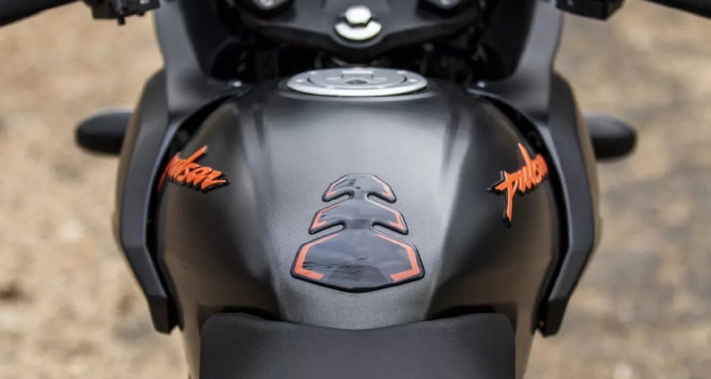 Мотоцикл BAJAJ Pulsar 180