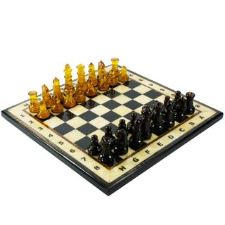 Янтарные шахматы &quot;Лимон и чёрные&quot; 25 на 25 см